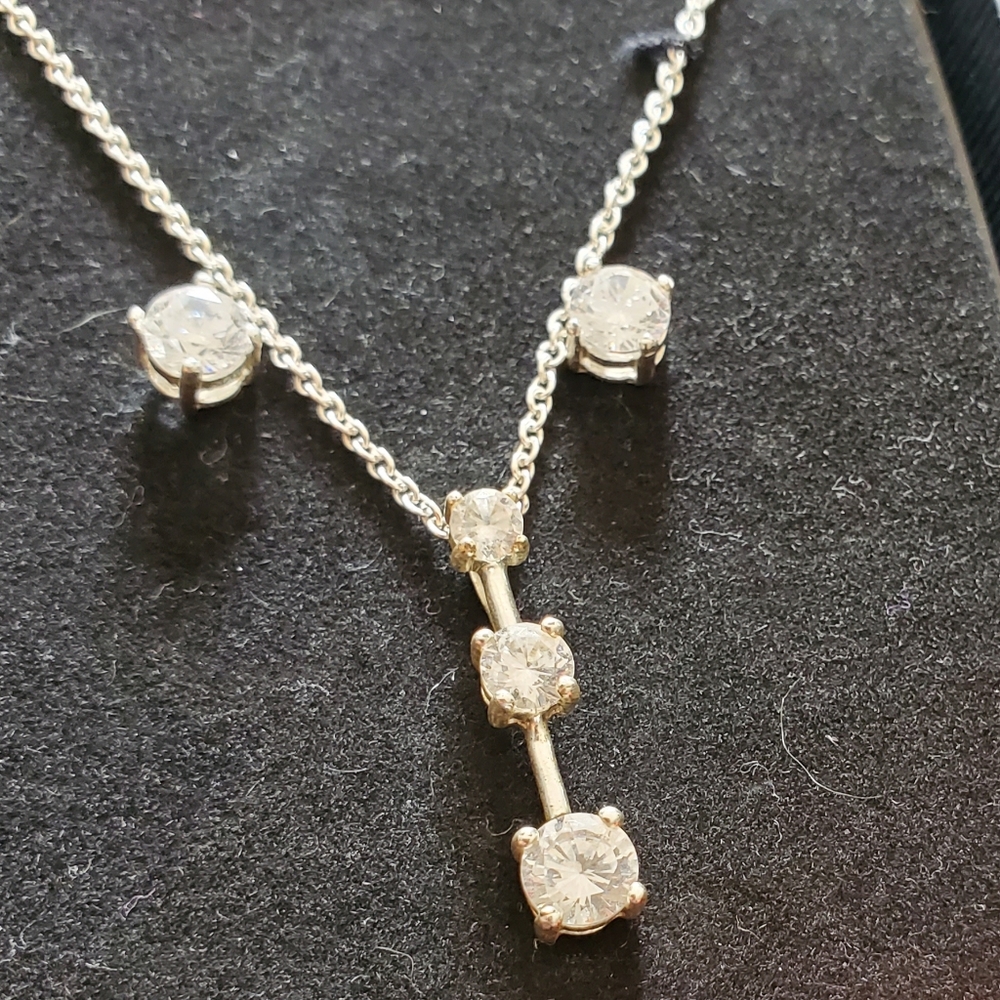Necklace and earrings set
